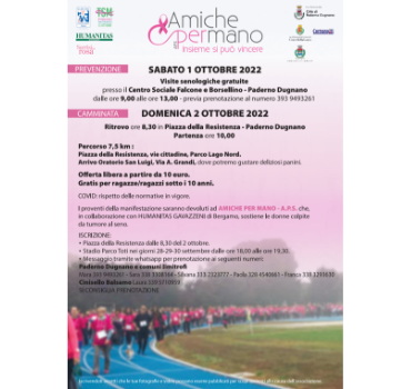 CAMMINATA CON AMICHE PER MANO